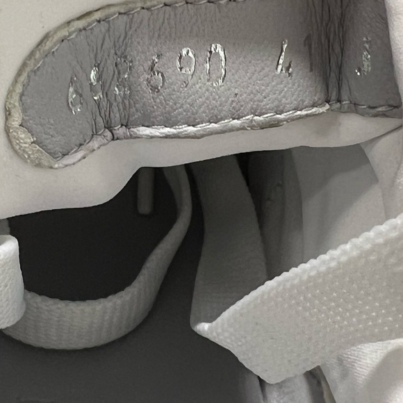 Alexander McQueen Oversized Metallic Runner Sneakers Silver Men’s EU 41/US 8 main image 4